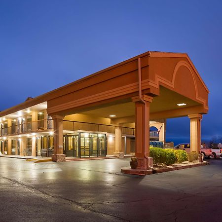 Best Western Coachlight Рола Екстериор снимка