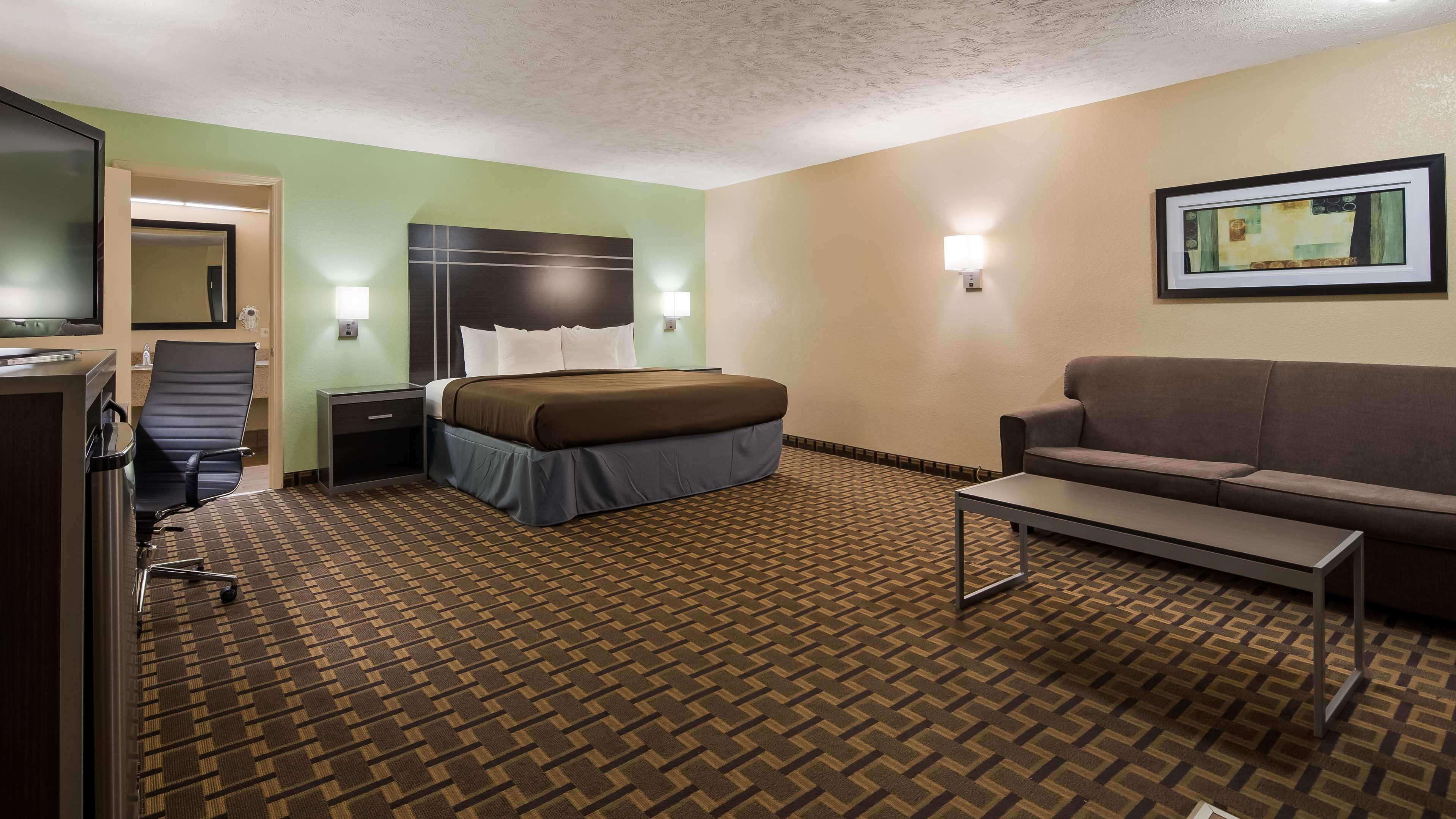 Best Western Coachlight Рола Екстериор снимка