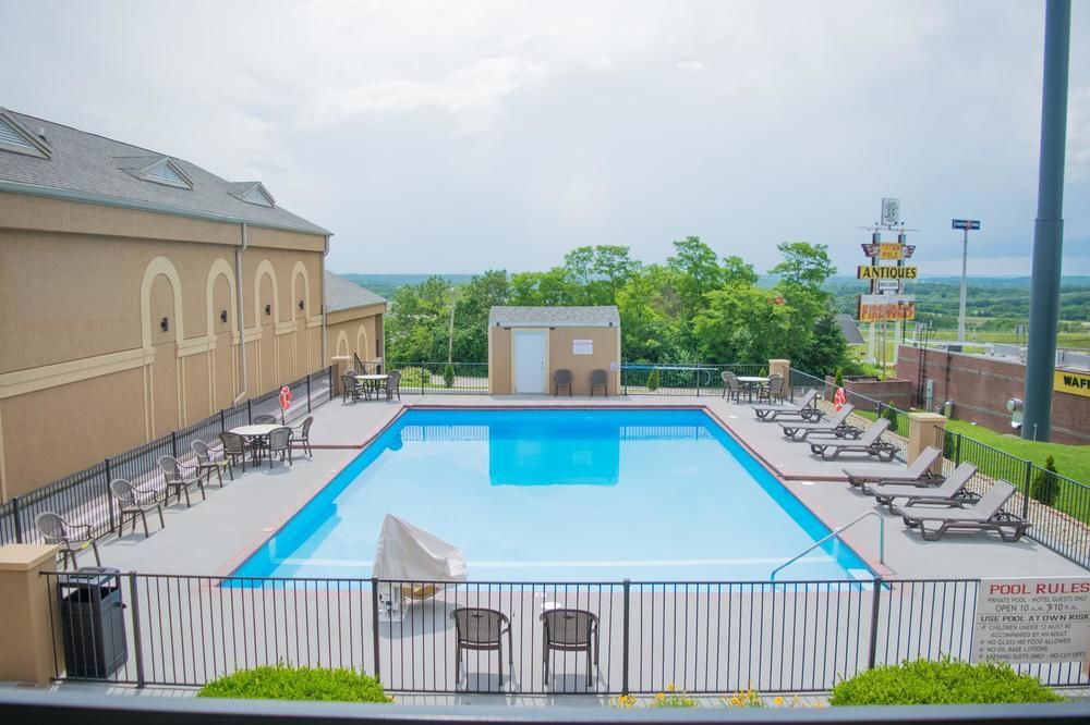Best Western Coachlight Рола Екстериор снимка