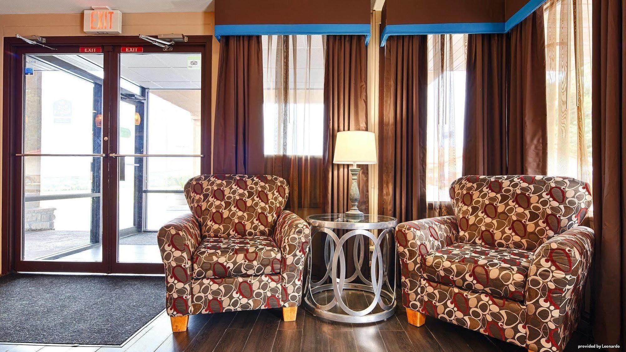 Best Western Coachlight Рола Екстериор снимка
