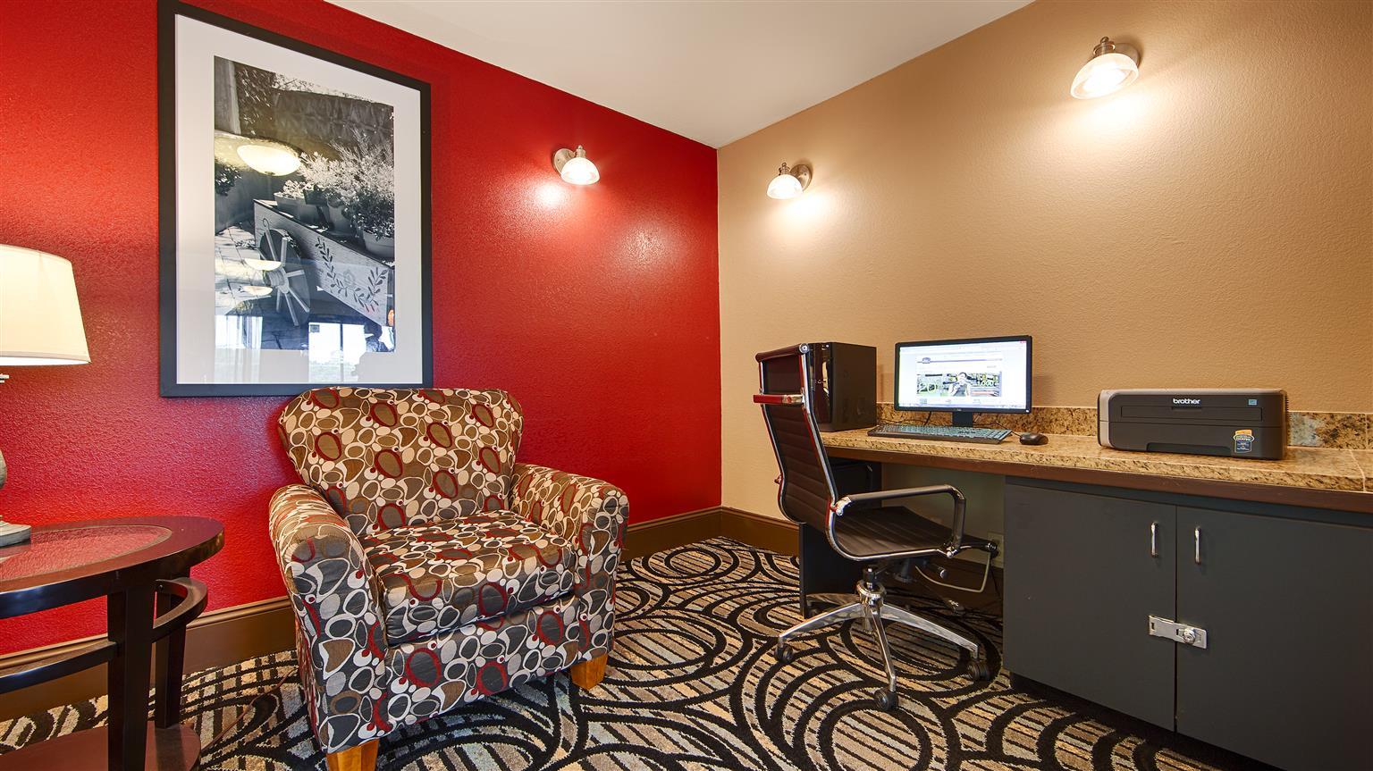 Best Western Coachlight Рола Екстериор снимка