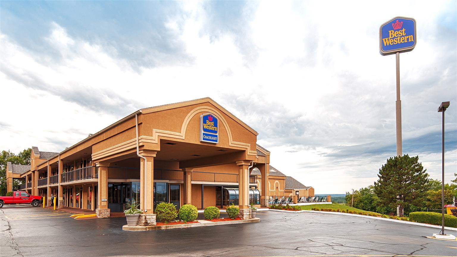 Best Western Coachlight Рола Екстериор снимка